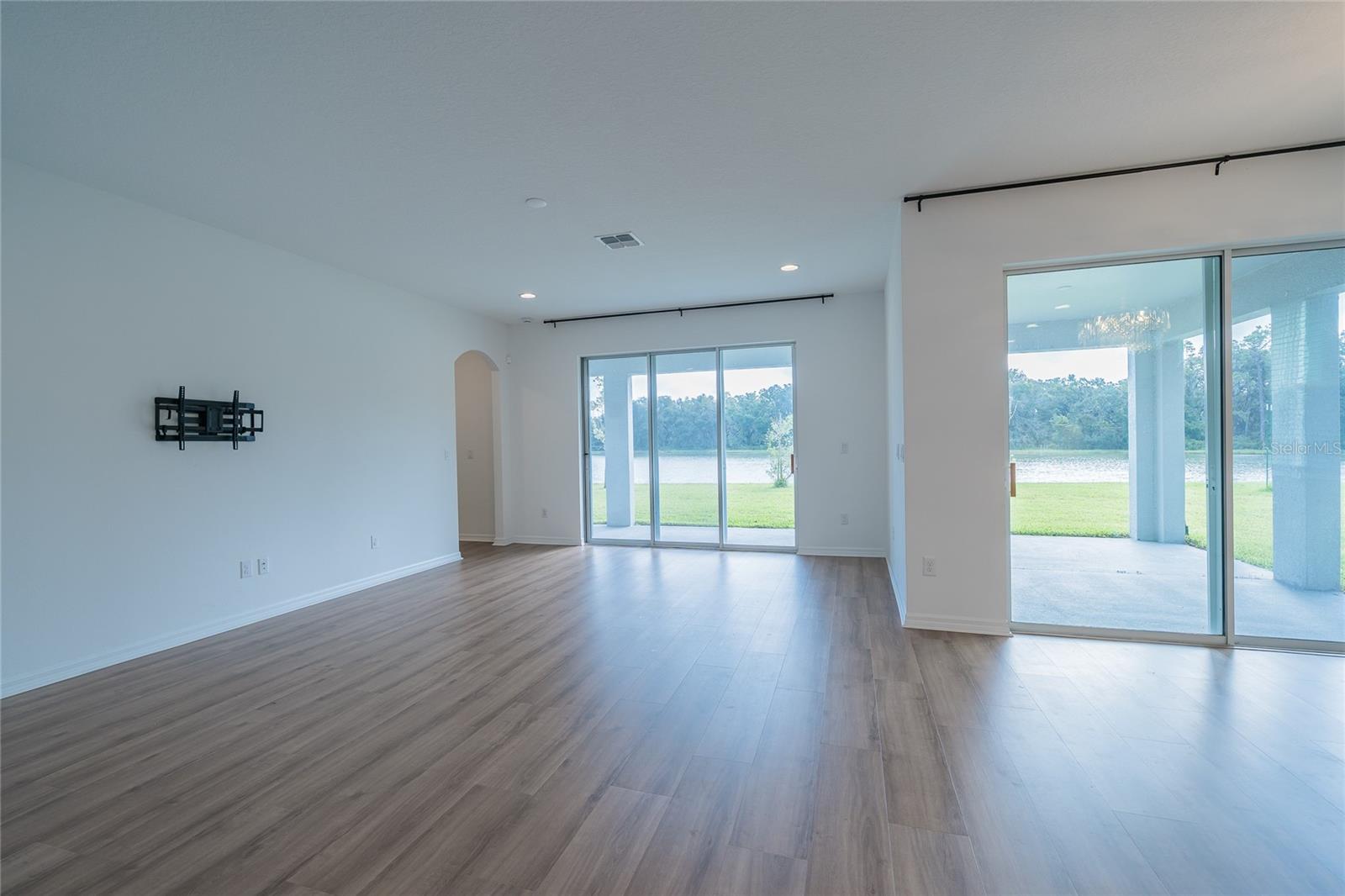 Image 17 of 67 For 10831 Sundrift Drive