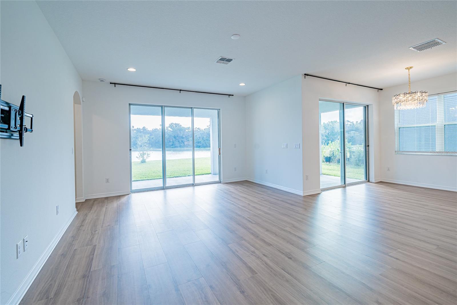 Image 21 of 67 For 10831 Sundrift Drive