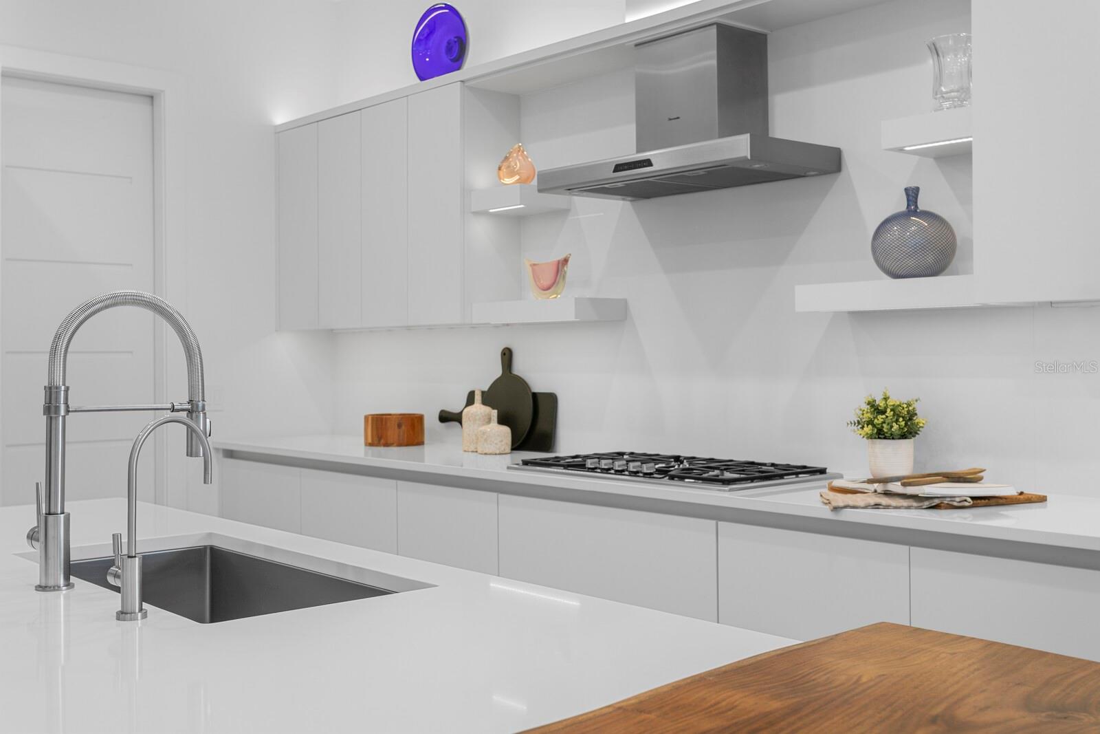 Image 10 of 70 For 720 16th Avenue Ne