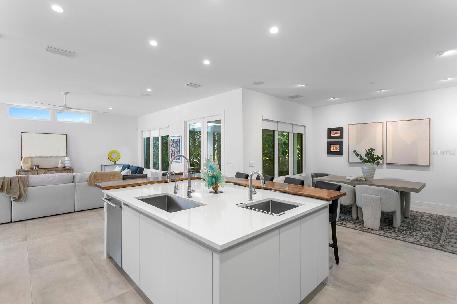 Image 13 of 70 For 720 16th Avenue Ne