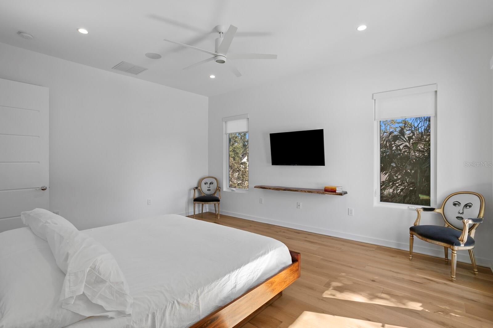 Image 22 of 70 For 720 16th Avenue Ne