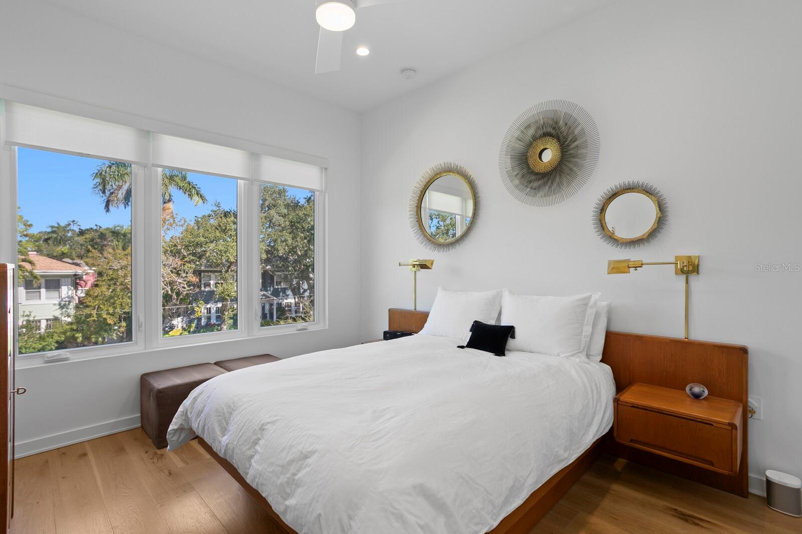 Image 32 of 70 For 720 16th Avenue Ne