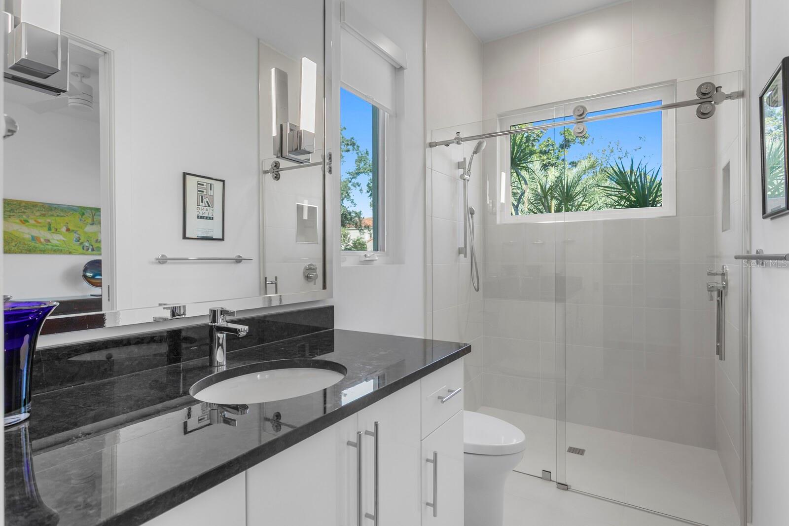 Image 45 of 70 For 720 16th Avenue Ne