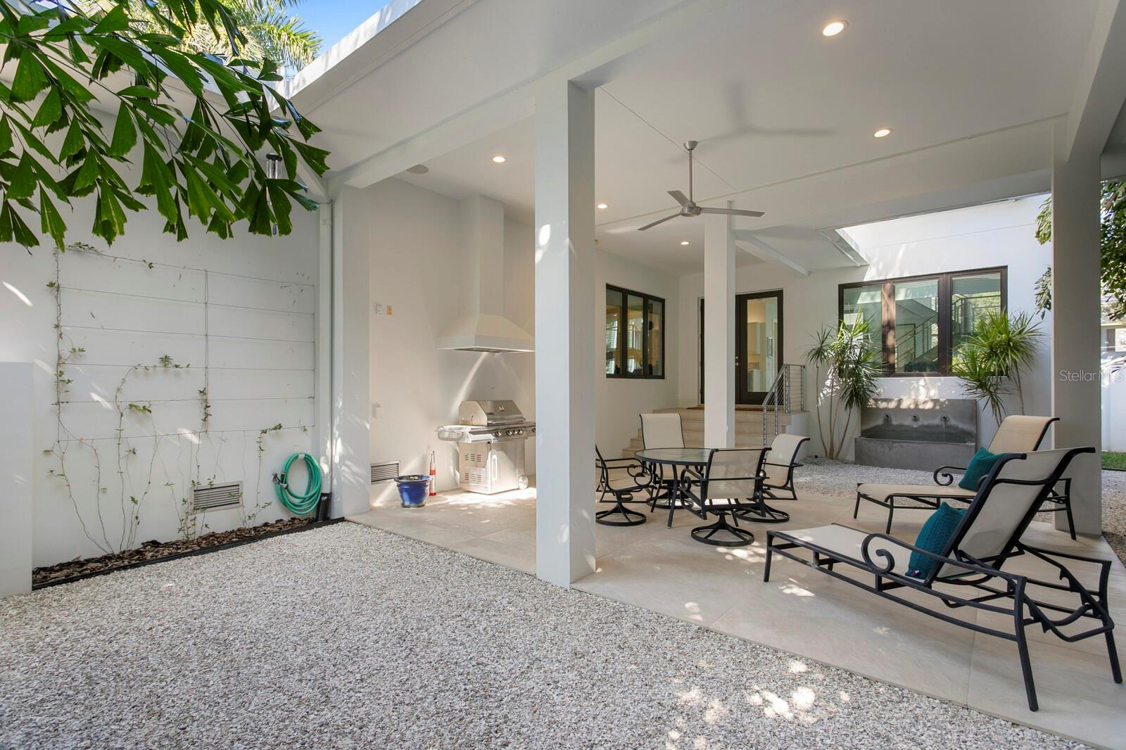 Image 49 of 70 For 720 16th Avenue Ne