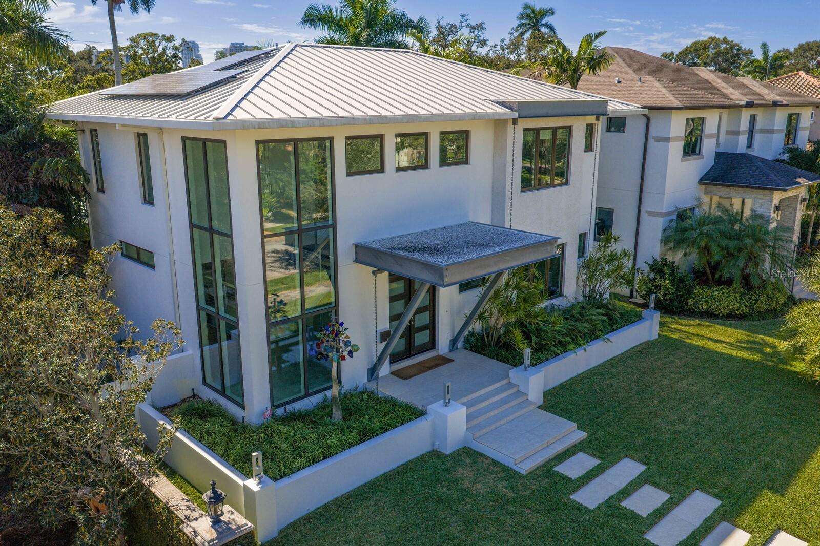 Image 57 of 70 For 720 16th Avenue Ne