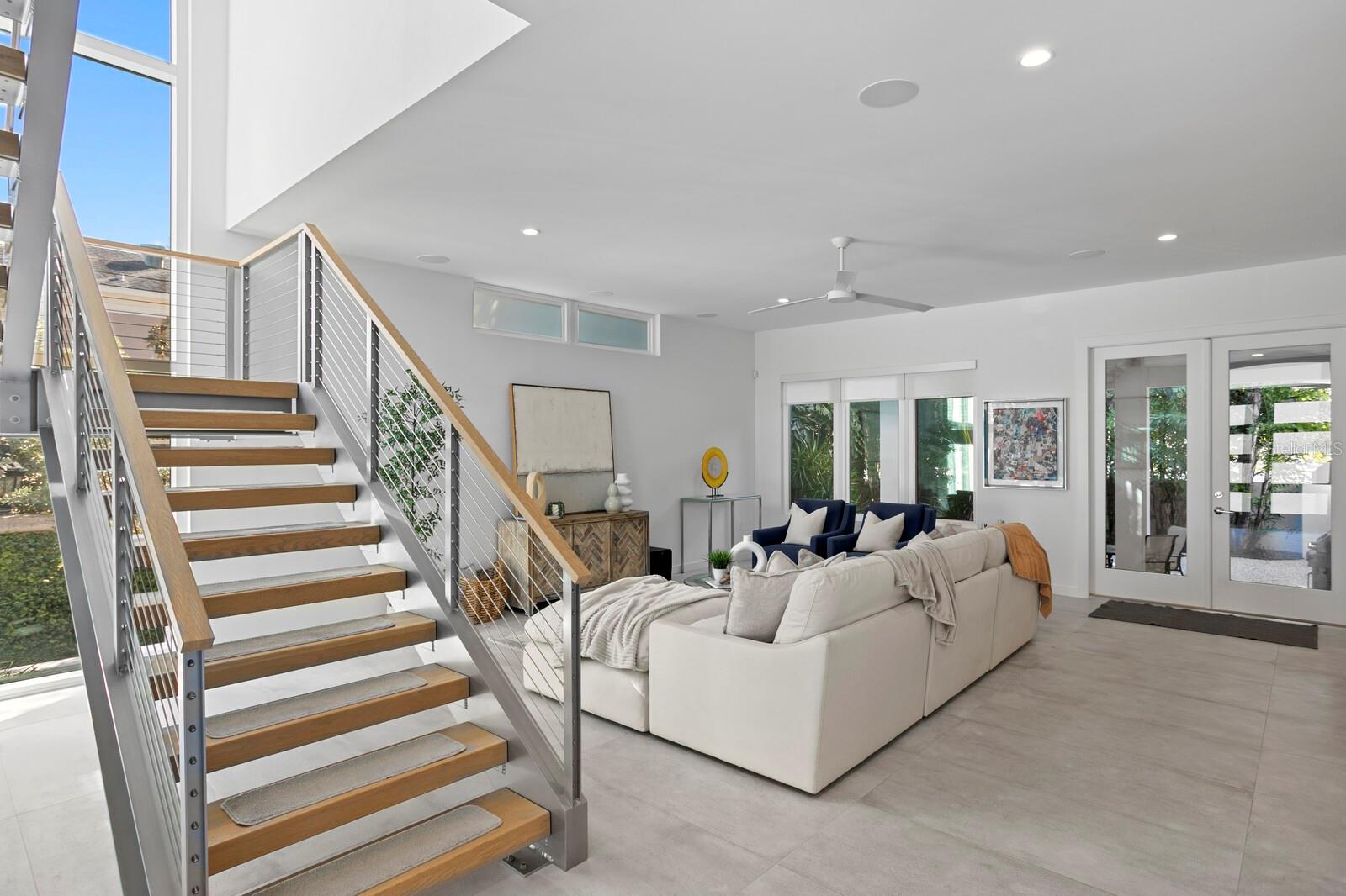 Image 7 of 70 For 720 16th Avenue Ne