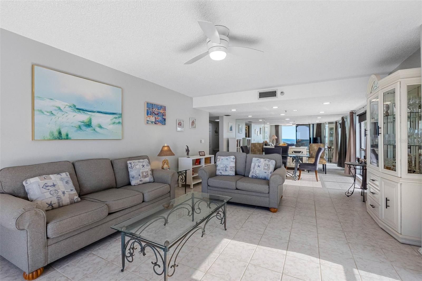 Image 8 of 23 For 13336 Gulf Boulevard 101