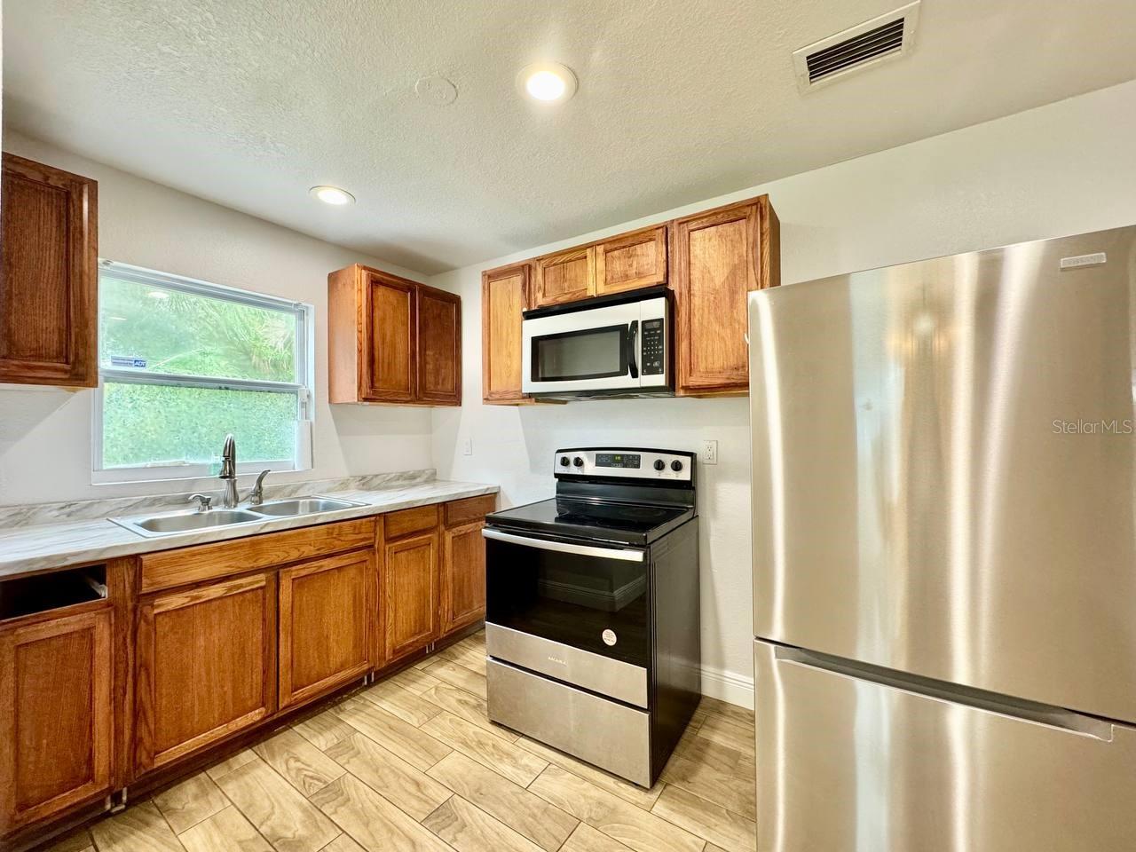 Image 11 of 24 For 8606 9th Street