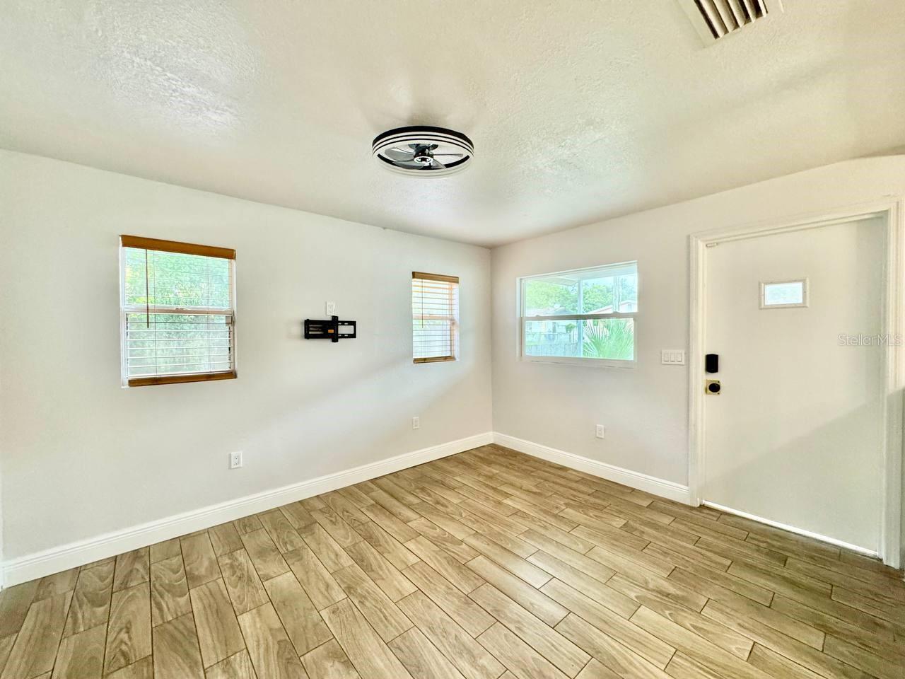 Image 6 of 24 For 8606 9th Street