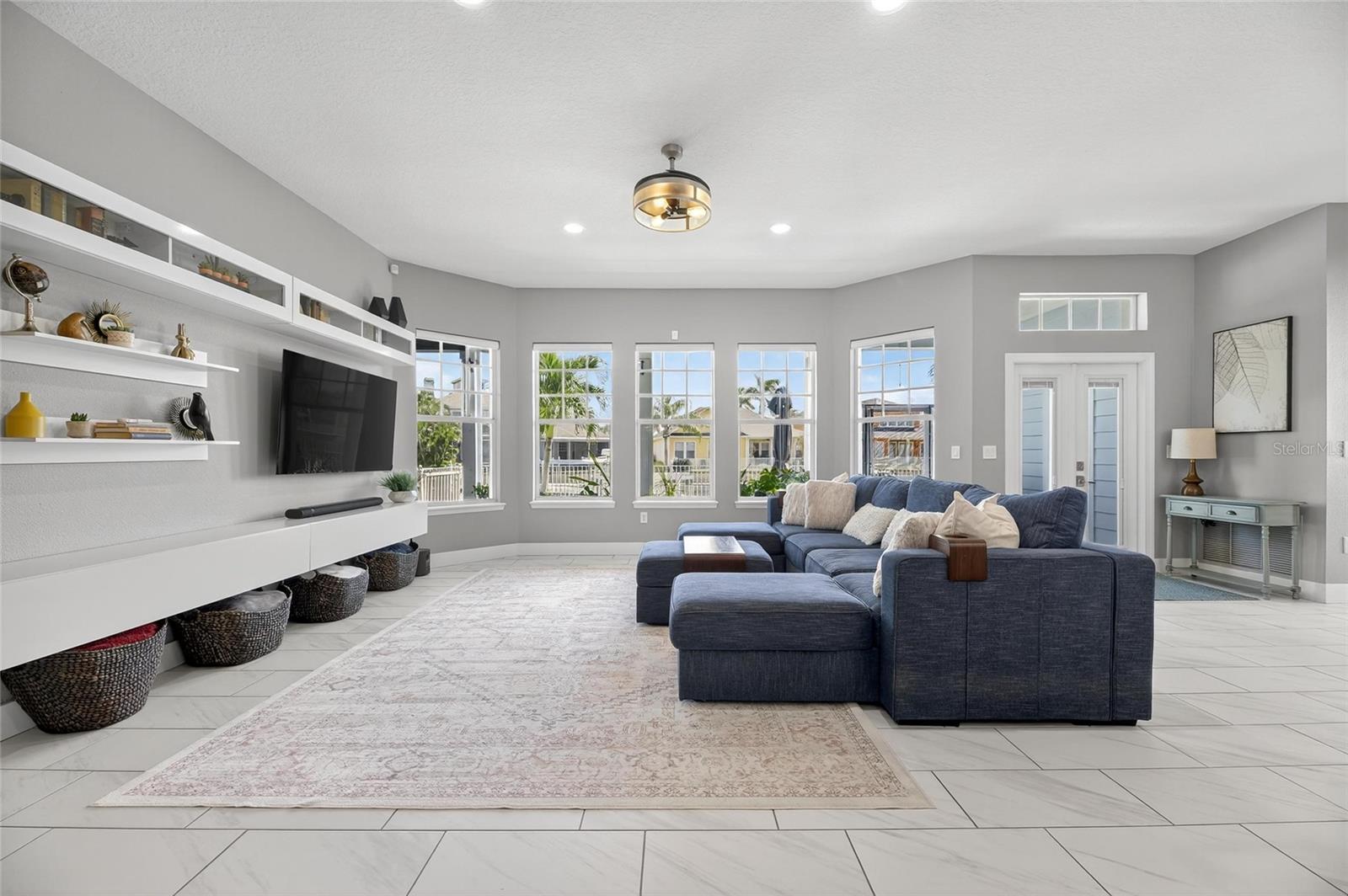Image 17 of 66 For 526 Islebay Drive
