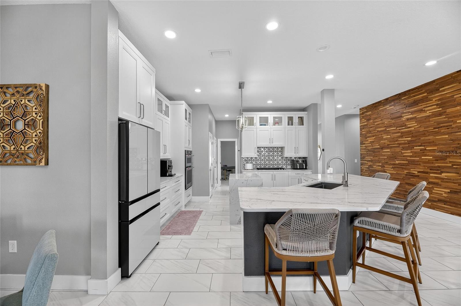 Image 23 of 66 For 526 Islebay Drive