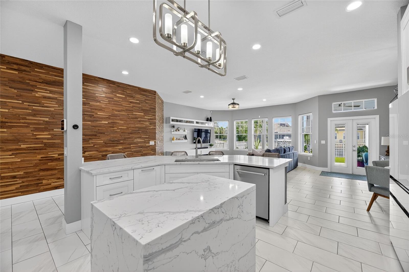 Image 24 of 66 For 526 Islebay Drive