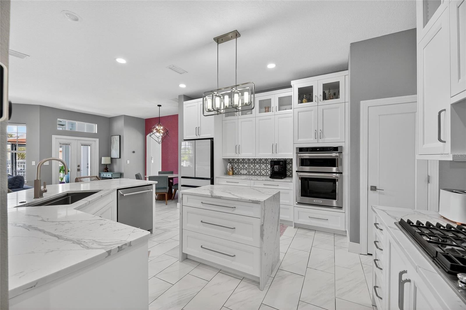 Image 25 of 66 For 526 Islebay Drive
