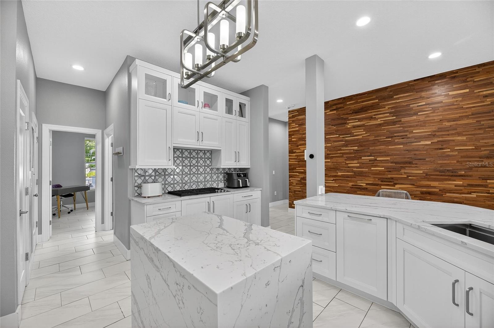 Image 28 of 66 For 526 Islebay Drive
