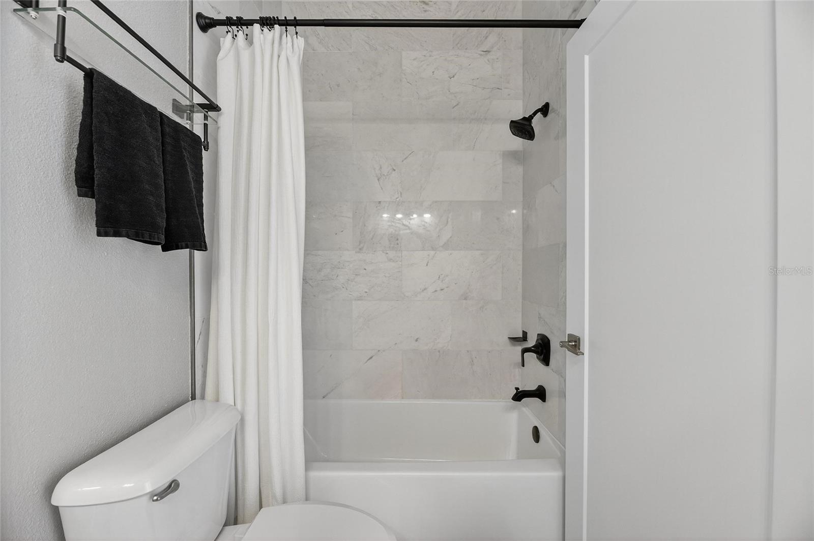 Image 37 of 66 For 526 Islebay Drive