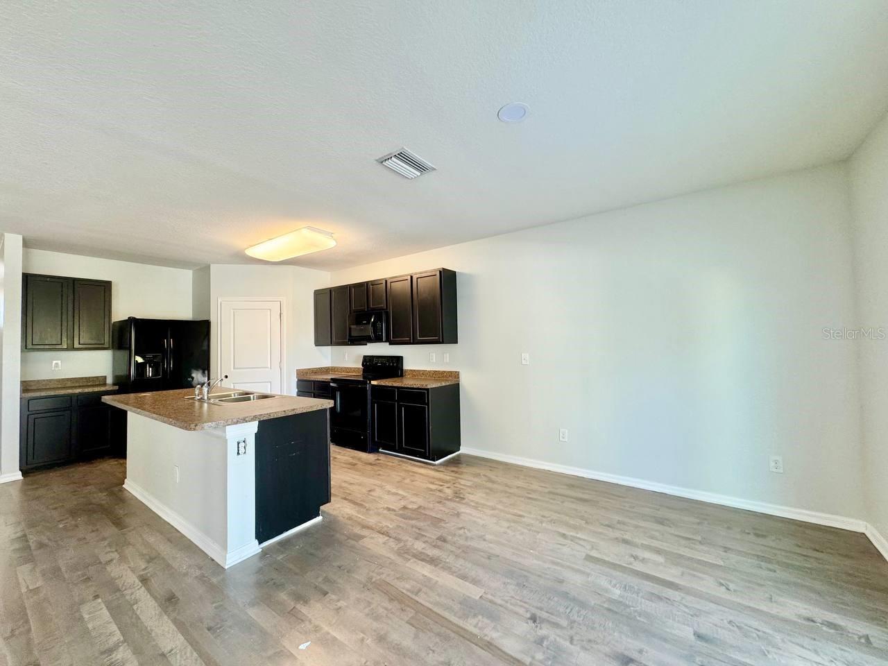 Image 12 of 44 For 35743 Hillbrook Avenue