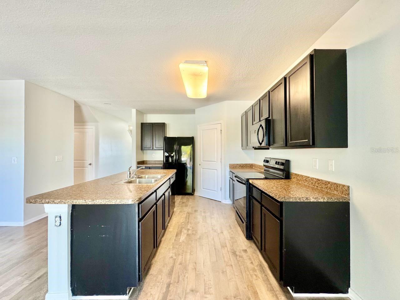 Image 13 of 44 For 35743 Hillbrook Avenue