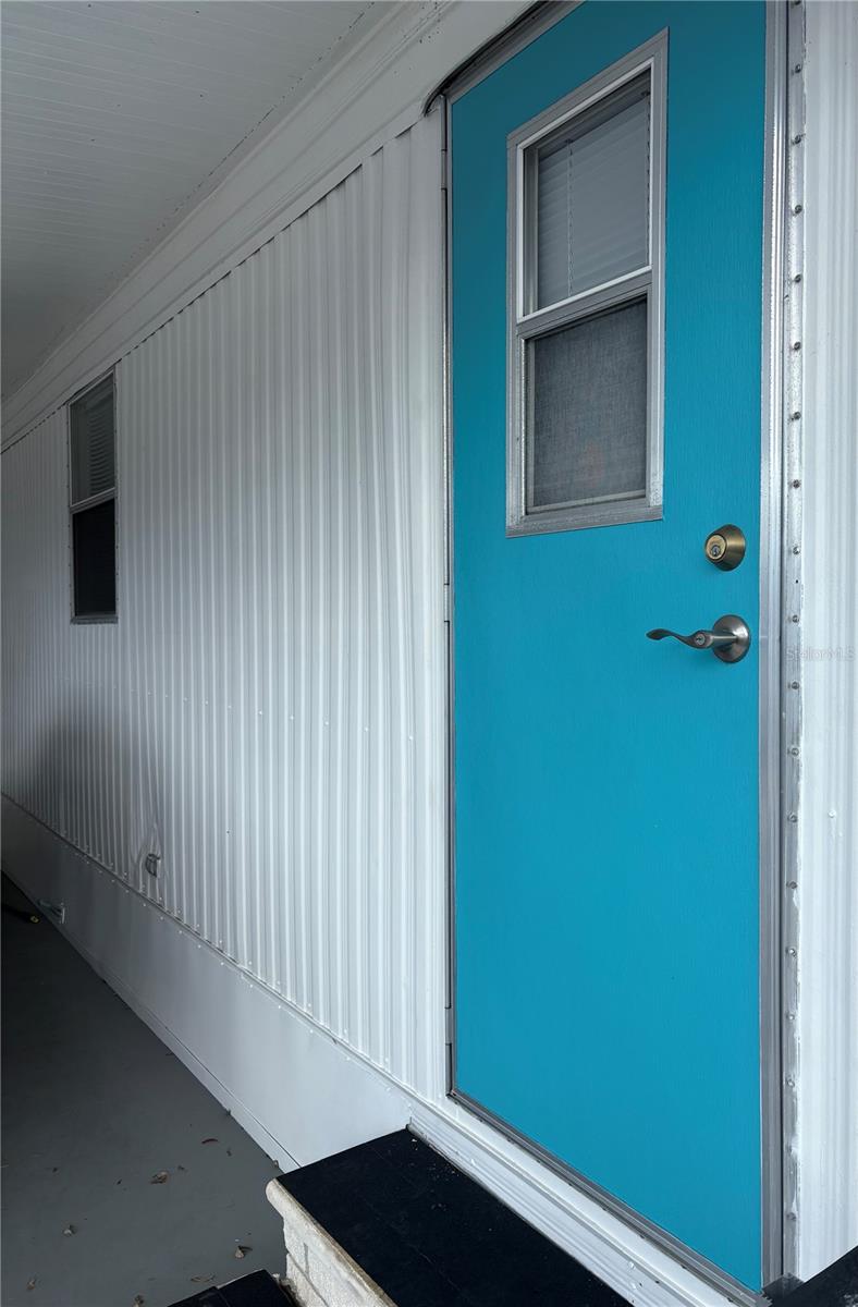 Listing photo id 0 for 8300 Seminole Boulevard 229