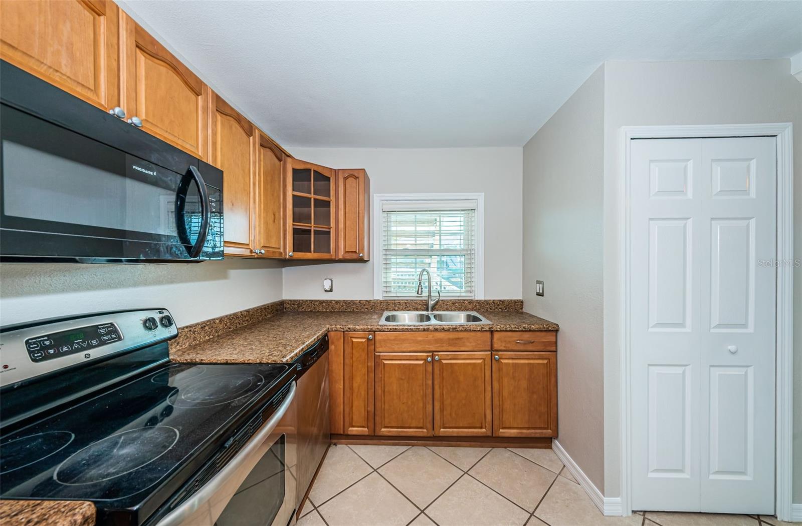 Image 16 of 69 For 5196 Beach Drive Se B