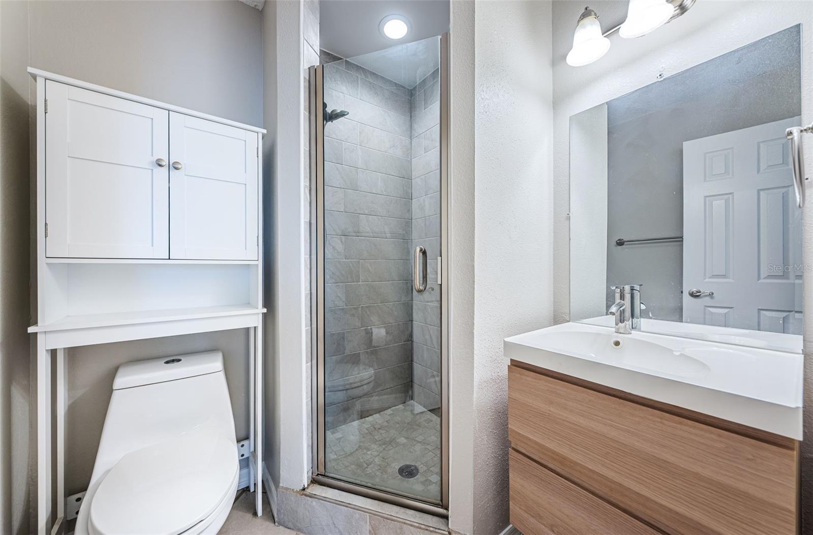 Image 22 of 69 For 5196 Beach Drive Se B