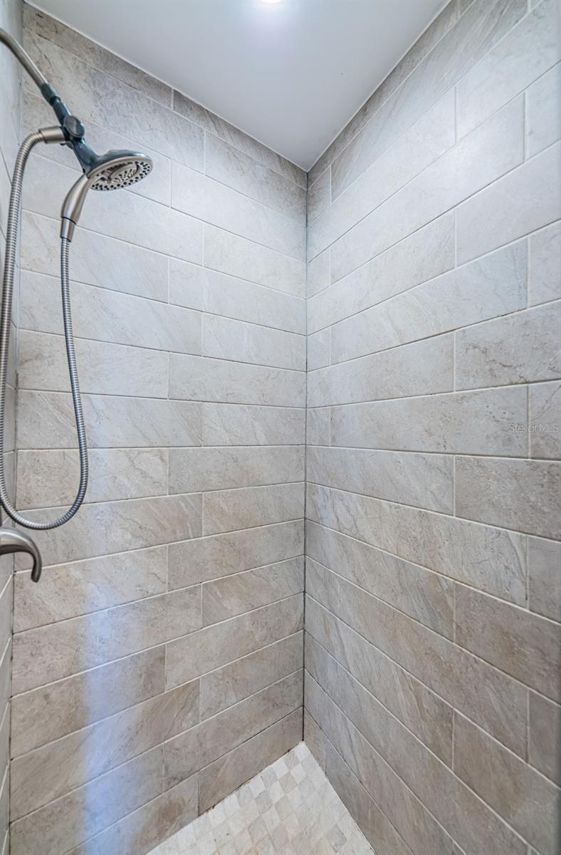 Image 24 of 69 For 5196 Beach Drive Se B