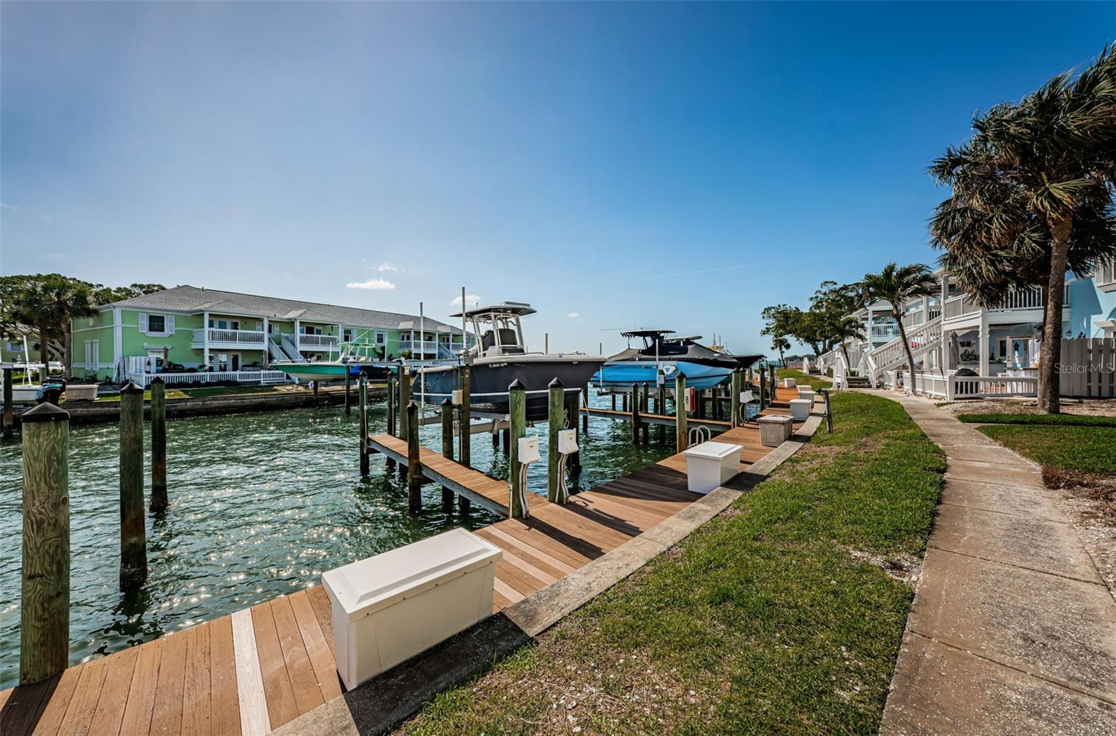 Image 35 of 69 For 5196 Beach Drive Se B