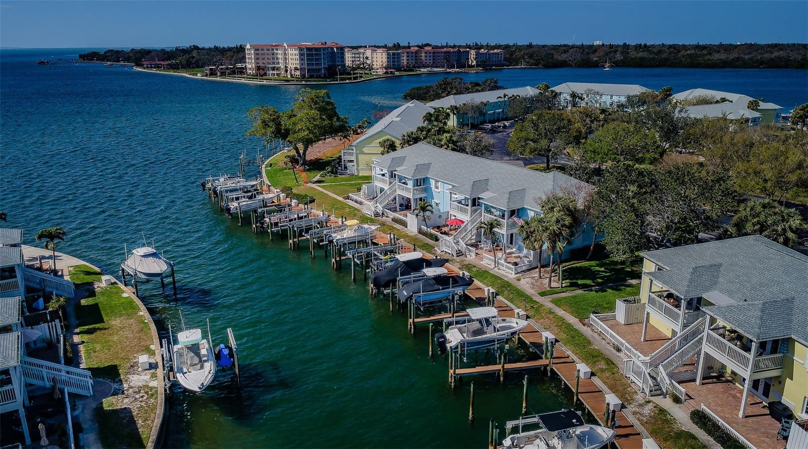 Image 5 of 69 For 5196 Beach Drive Se B