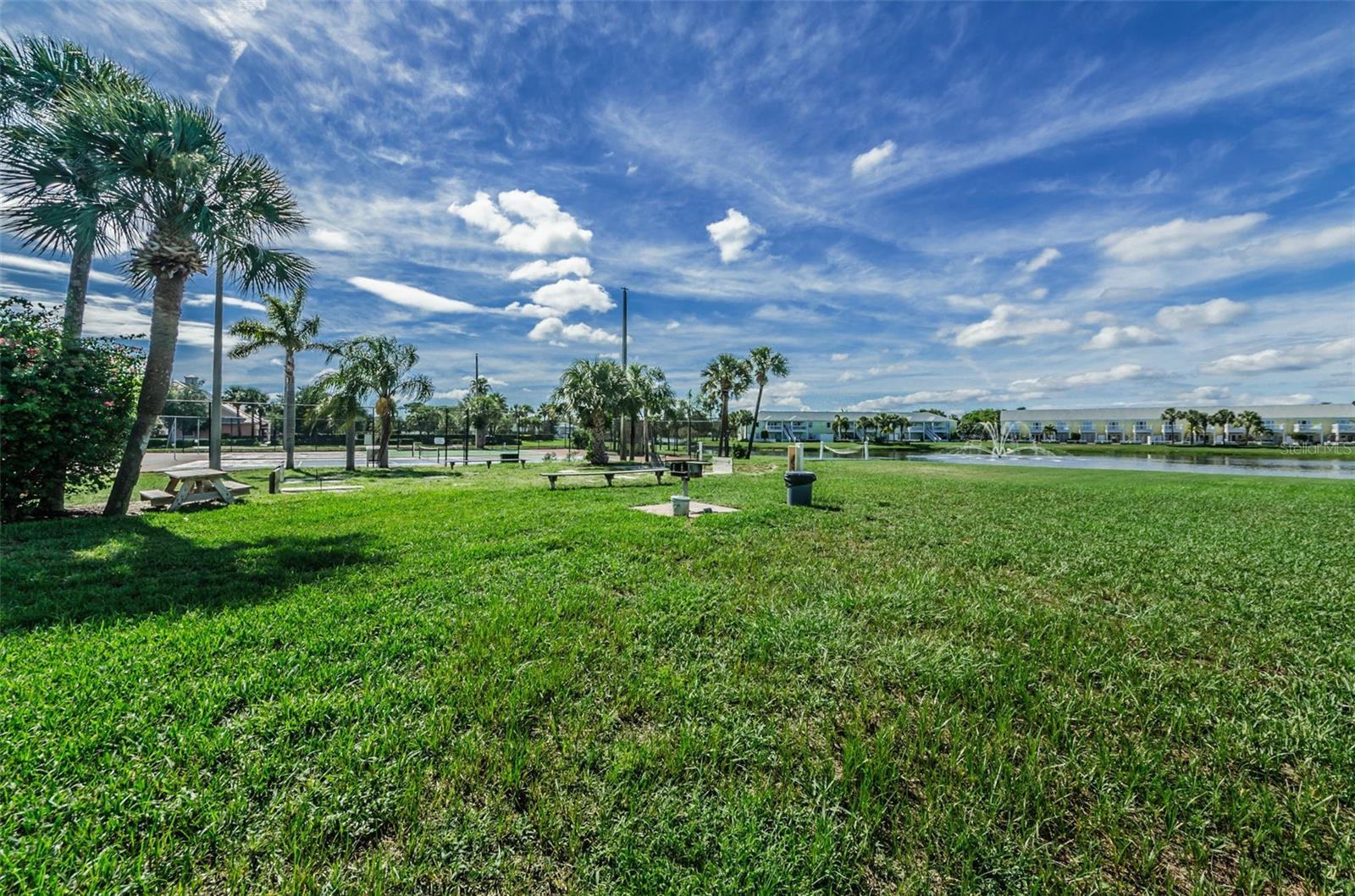 Image 50 of 69 For 5196 Beach Drive Se B