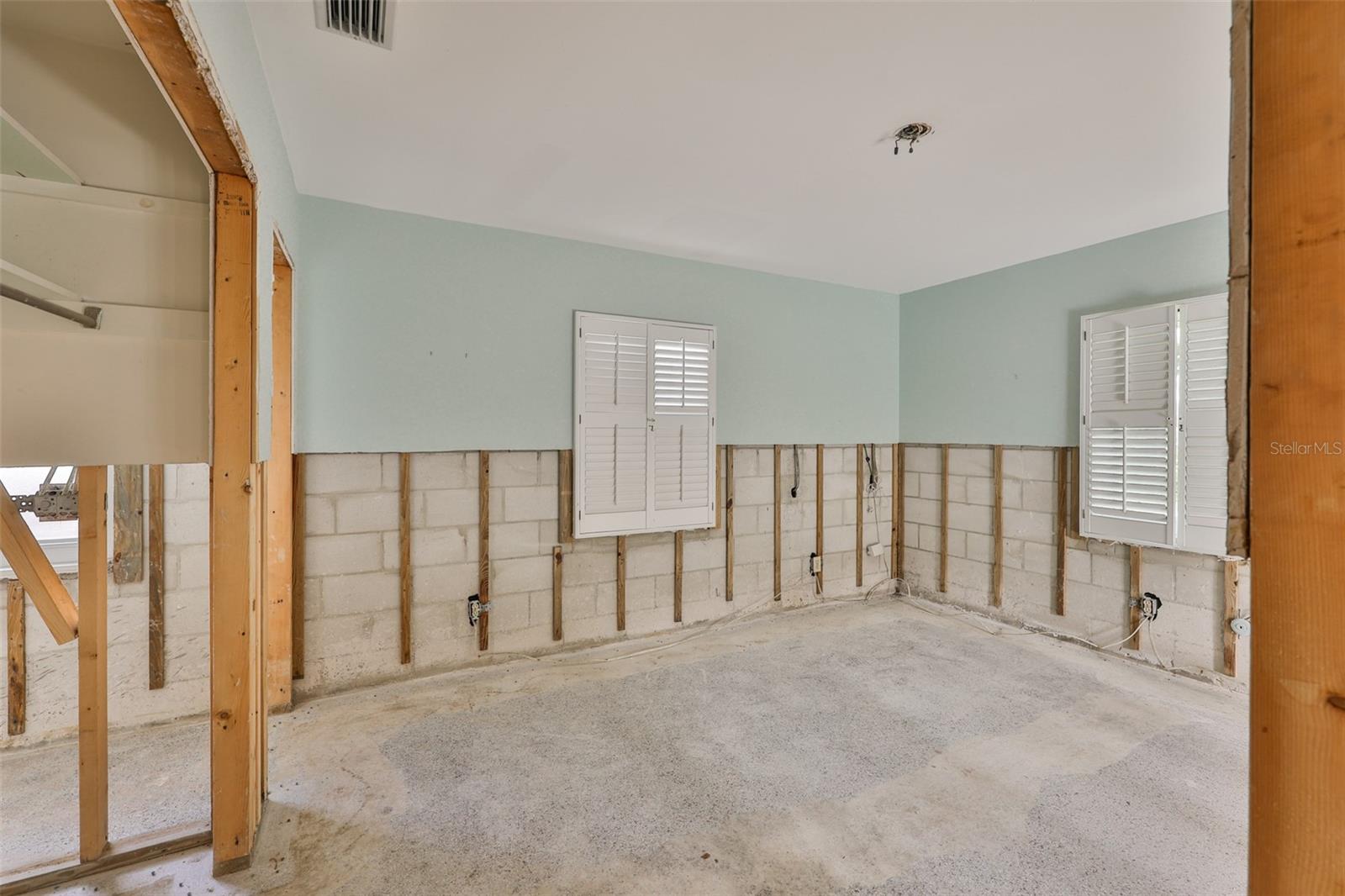 Image 8 of 46 For 4508 San Rafael Street
