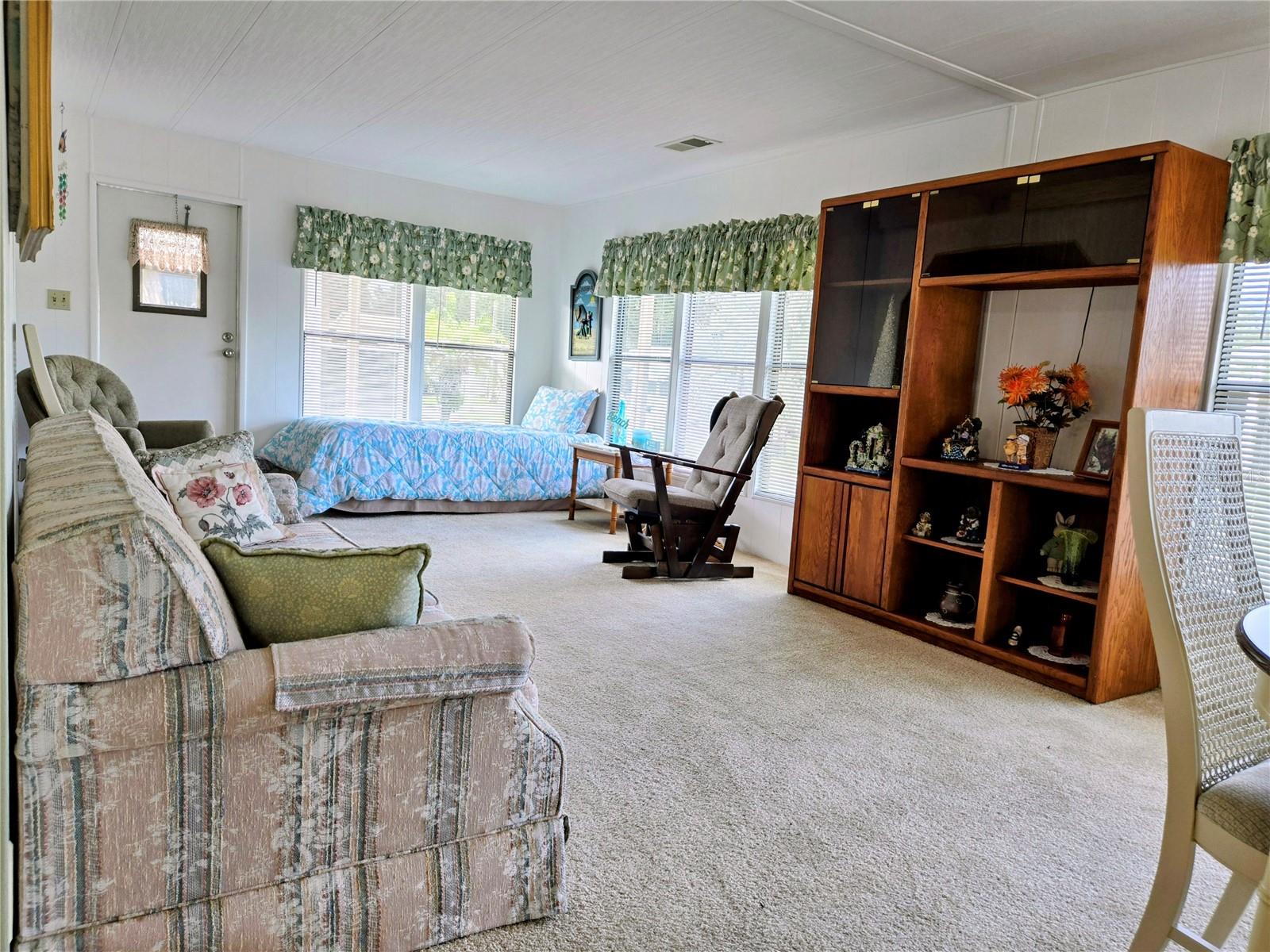 Image 19 of 42 For 6252 Friendship Lane