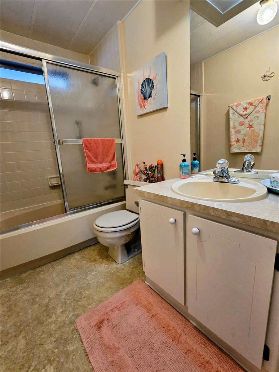 Image 32 of 42 For 6252 Friendship Lane