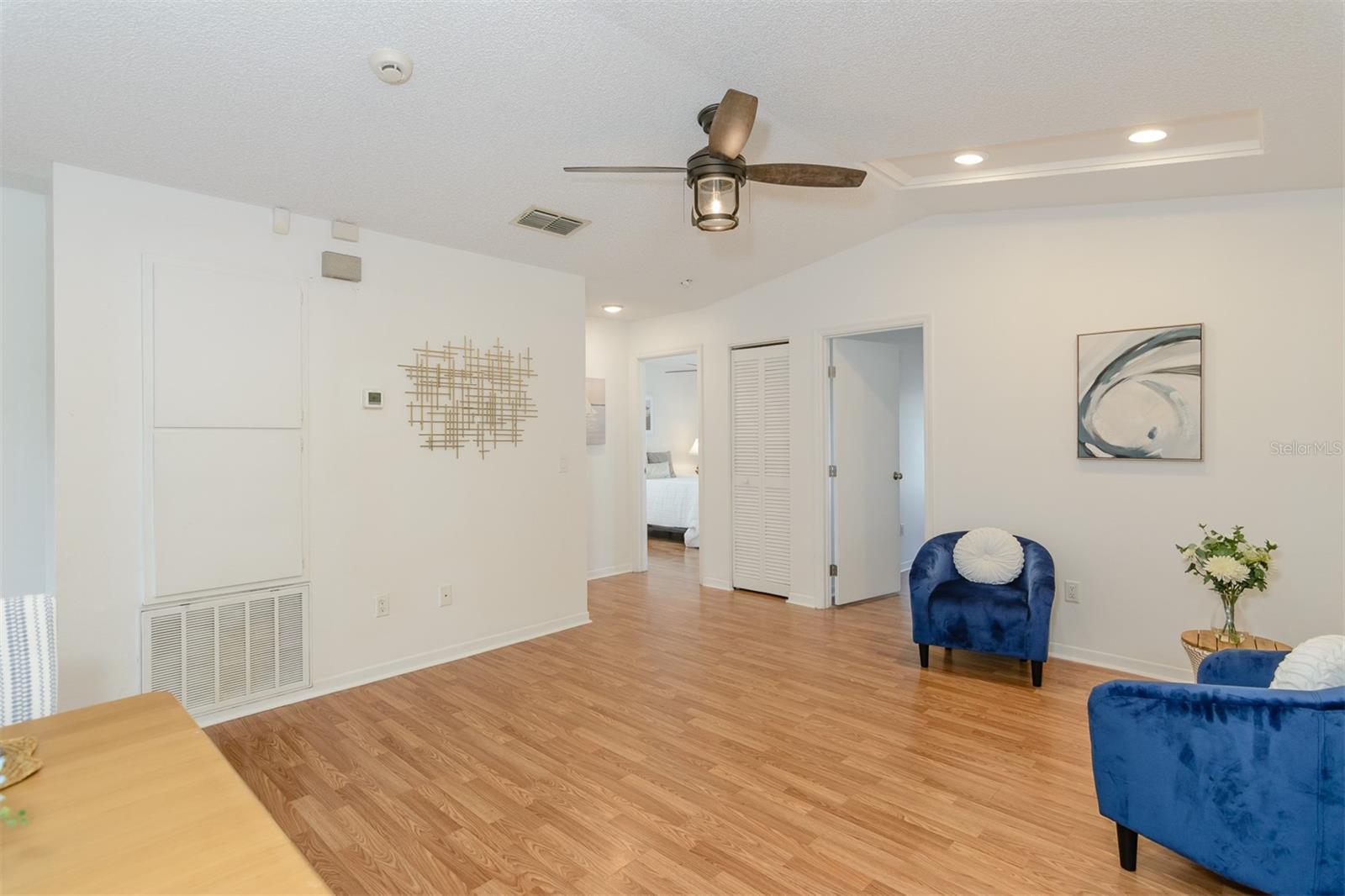 Image 3 of 24 For 1724 Lagoon Circle