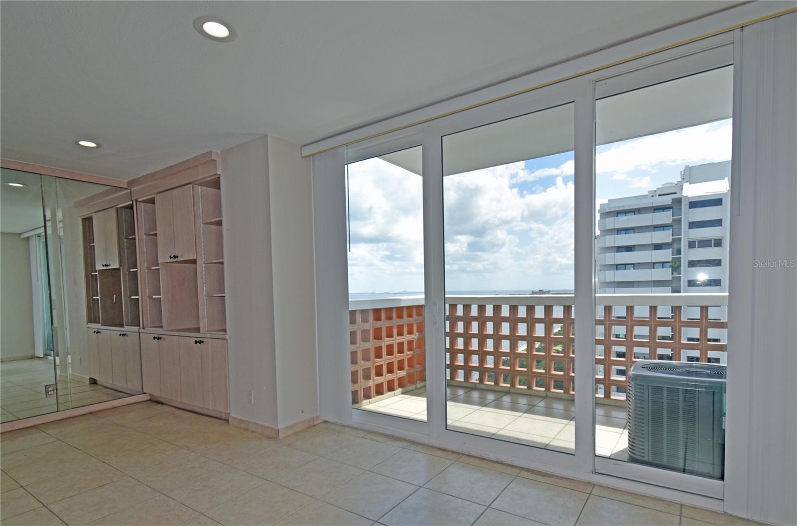 Image 14 of 32 For 4015 Bayshore Boulevard 17f