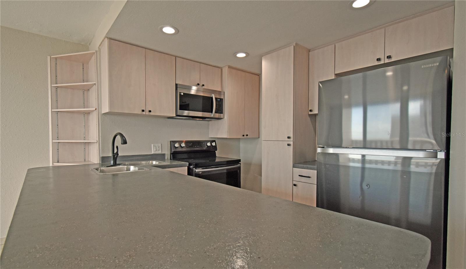 Image 18 of 32 For 4015 Bayshore Boulevard 17f