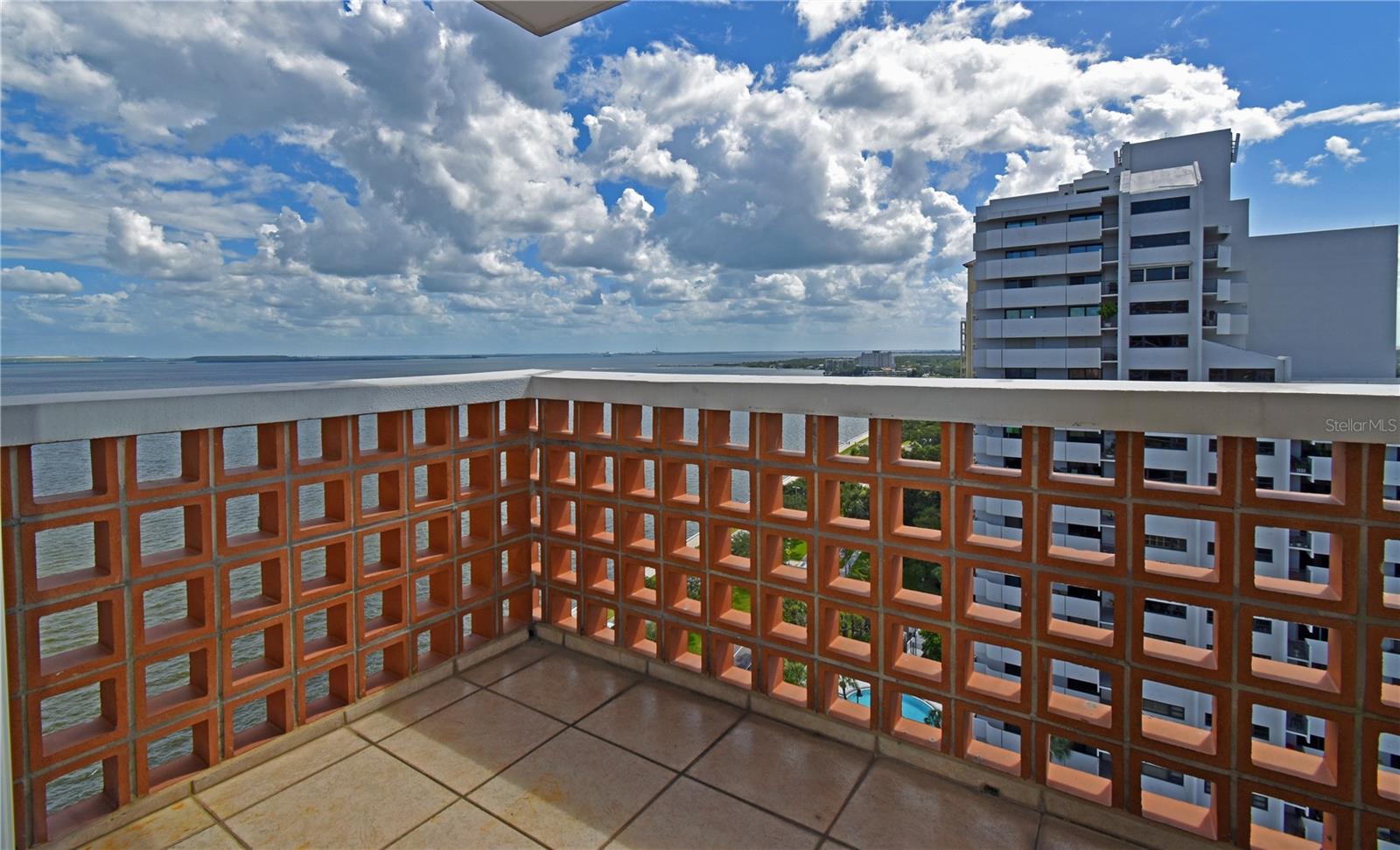 Image 2 of 32 For 4015 Bayshore Boulevard 17f