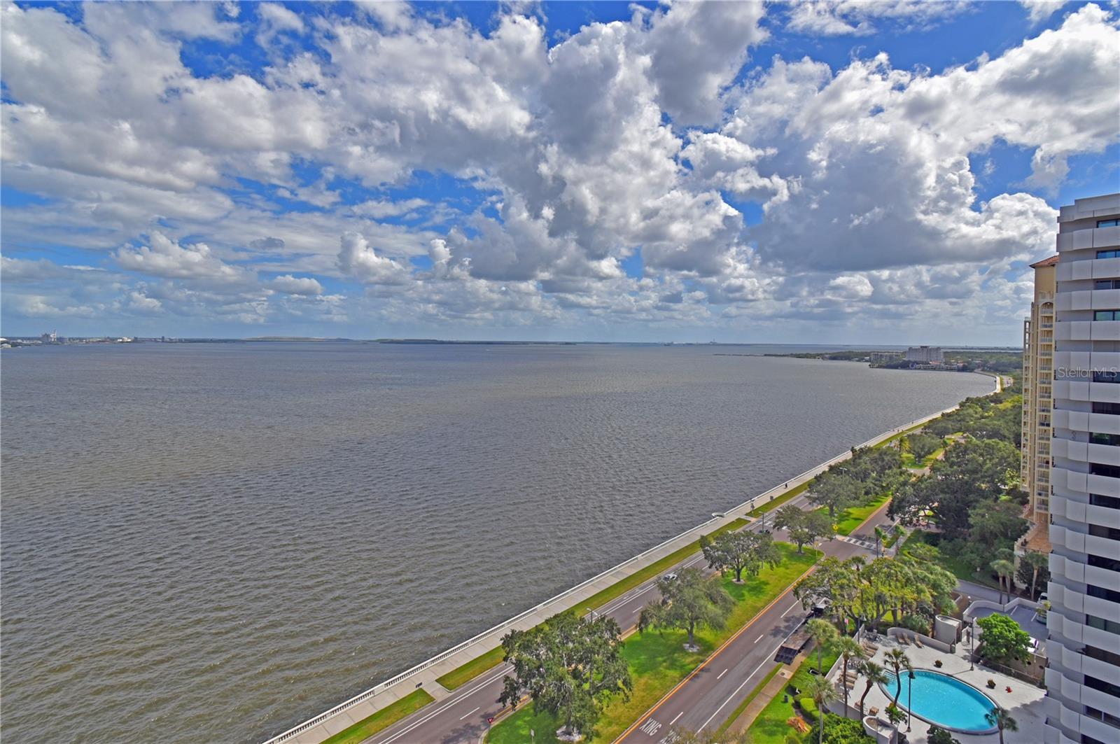 Image 5 of 32 For 4015 Bayshore Boulevard 17f