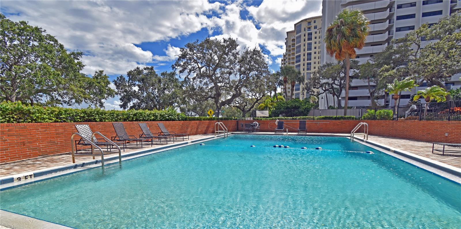 Image 6 of 32 For 4015 Bayshore Boulevard 17f