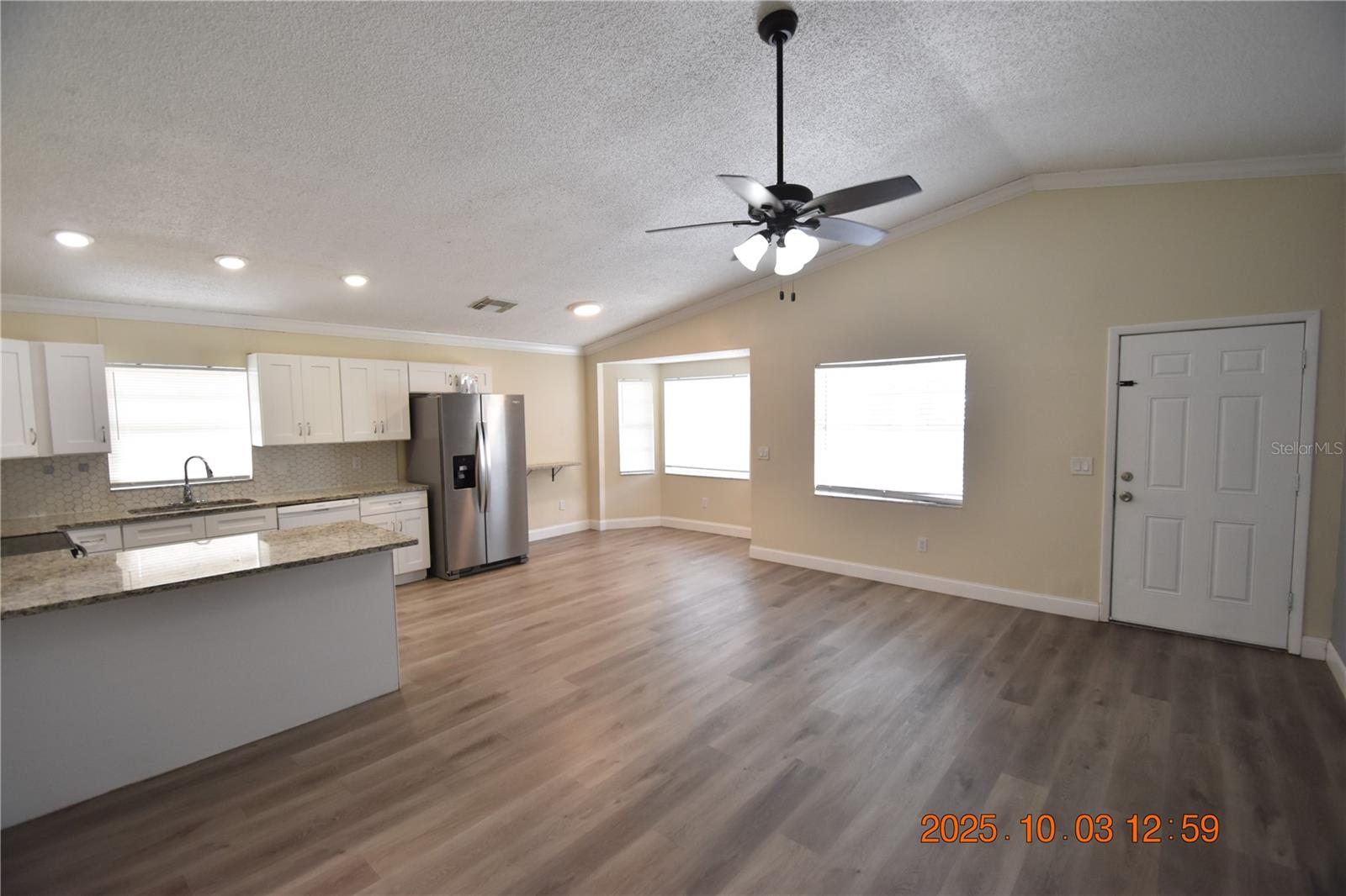 Image 2 of 40 For 718 Oak Street Sw