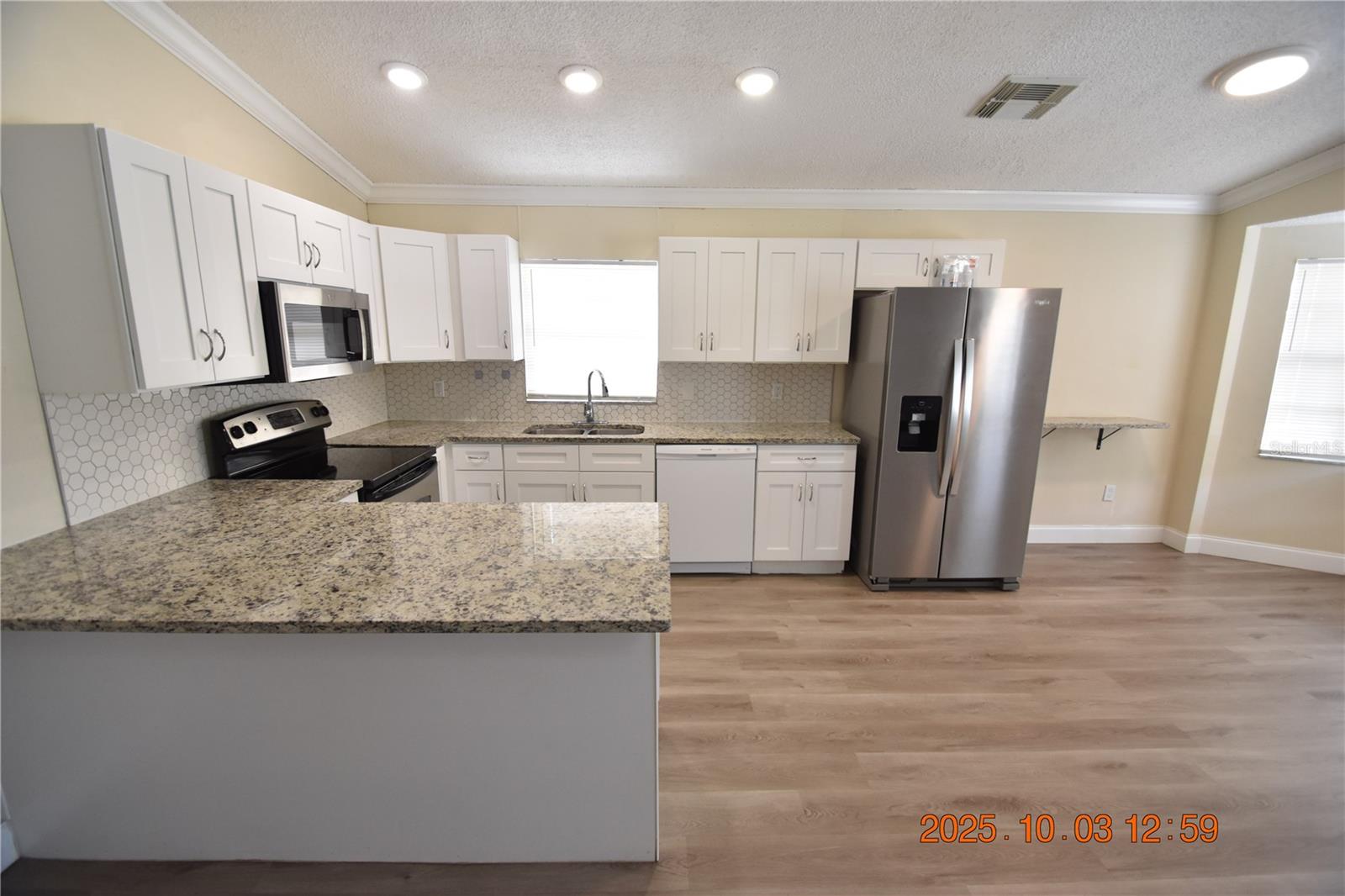 Image 7 of 40 For 718 Oak Street Sw
