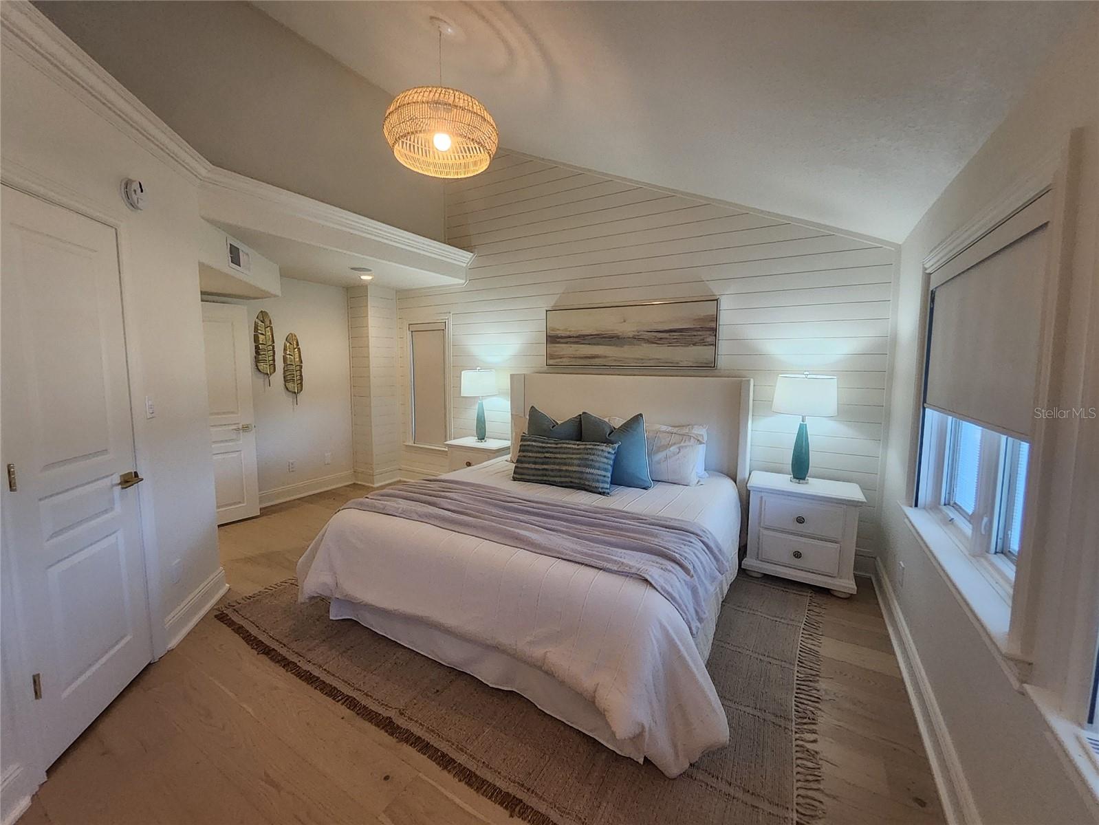 Image 16 of 33 For 1355 Pinellas Bayway S 23