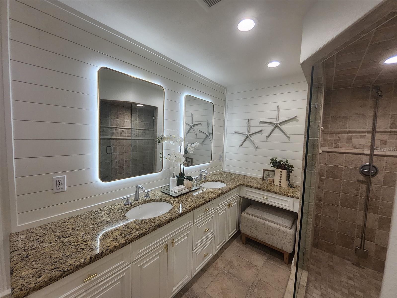Image 19 of 33 For 1355 Pinellas Bayway S 23