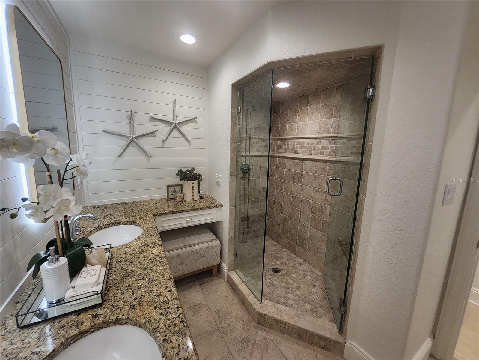 Image 20 of 33 For 1355 Pinellas Bayway S 23