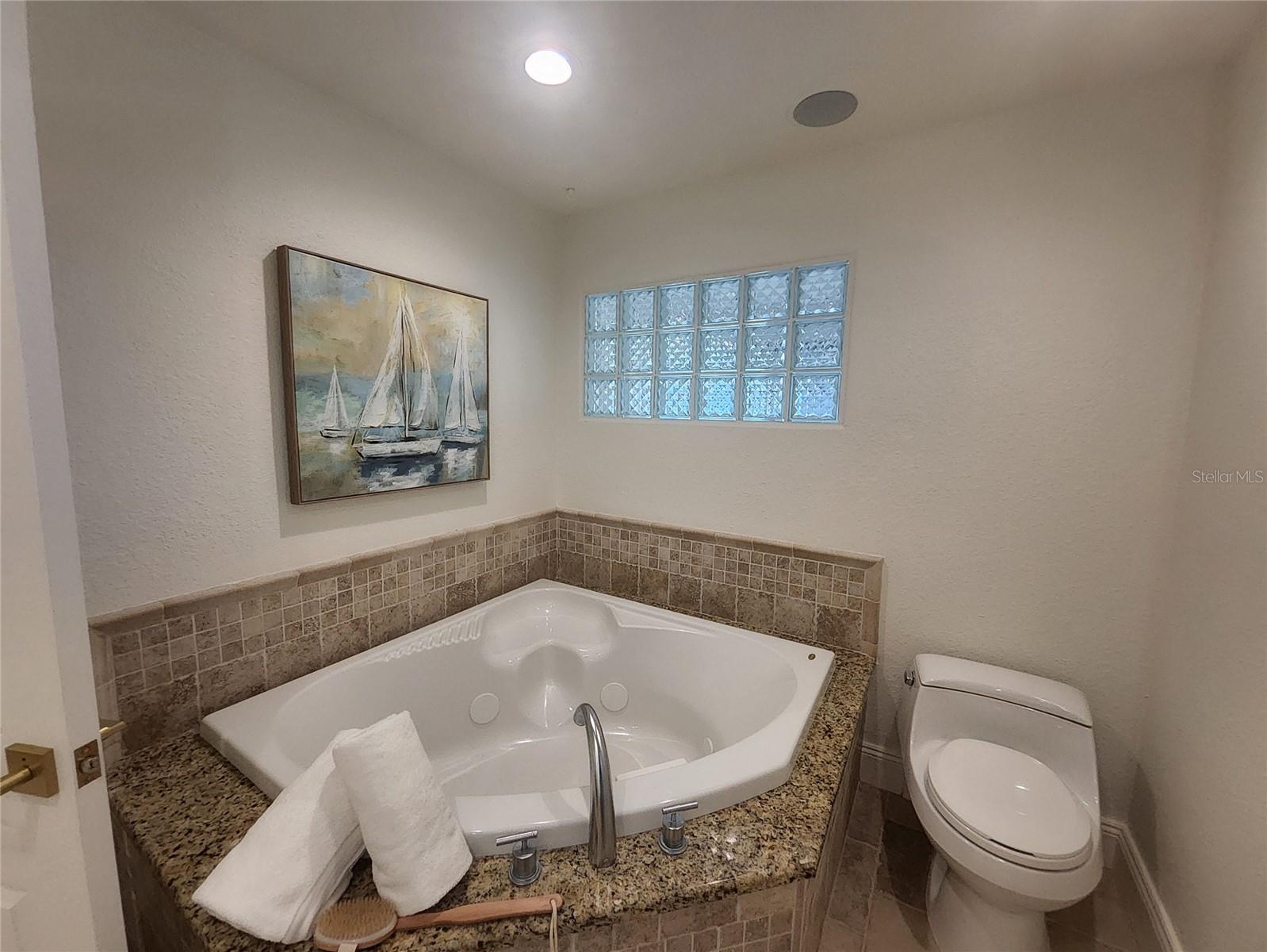Image 21 of 33 For 1355 Pinellas Bayway S 23