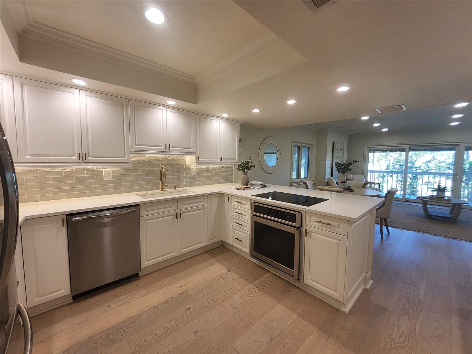 Image 6 of 33 For 1355 Pinellas Bayway S 23