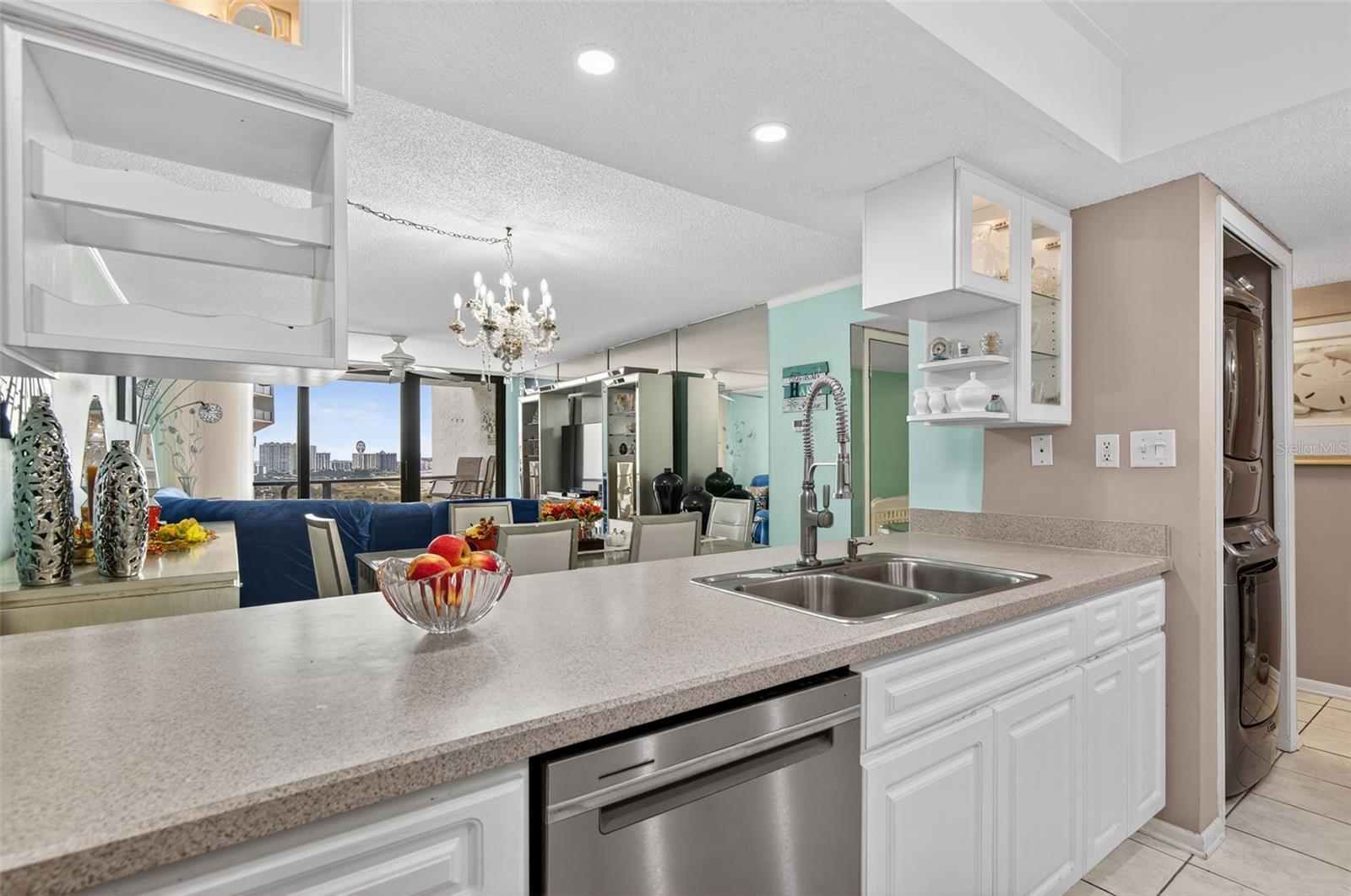 Image 11 of 47 For 440 Gulfview Boulevard 1501