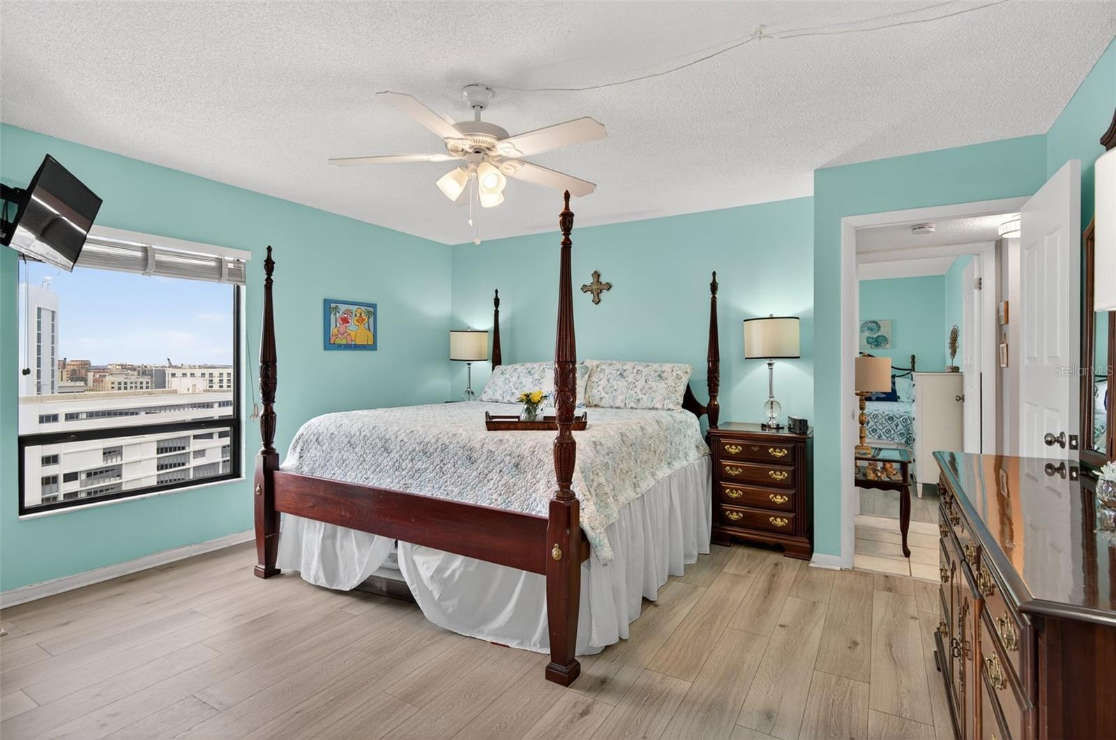 Image 23 of 47 For 440 Gulfview Boulevard 1501
