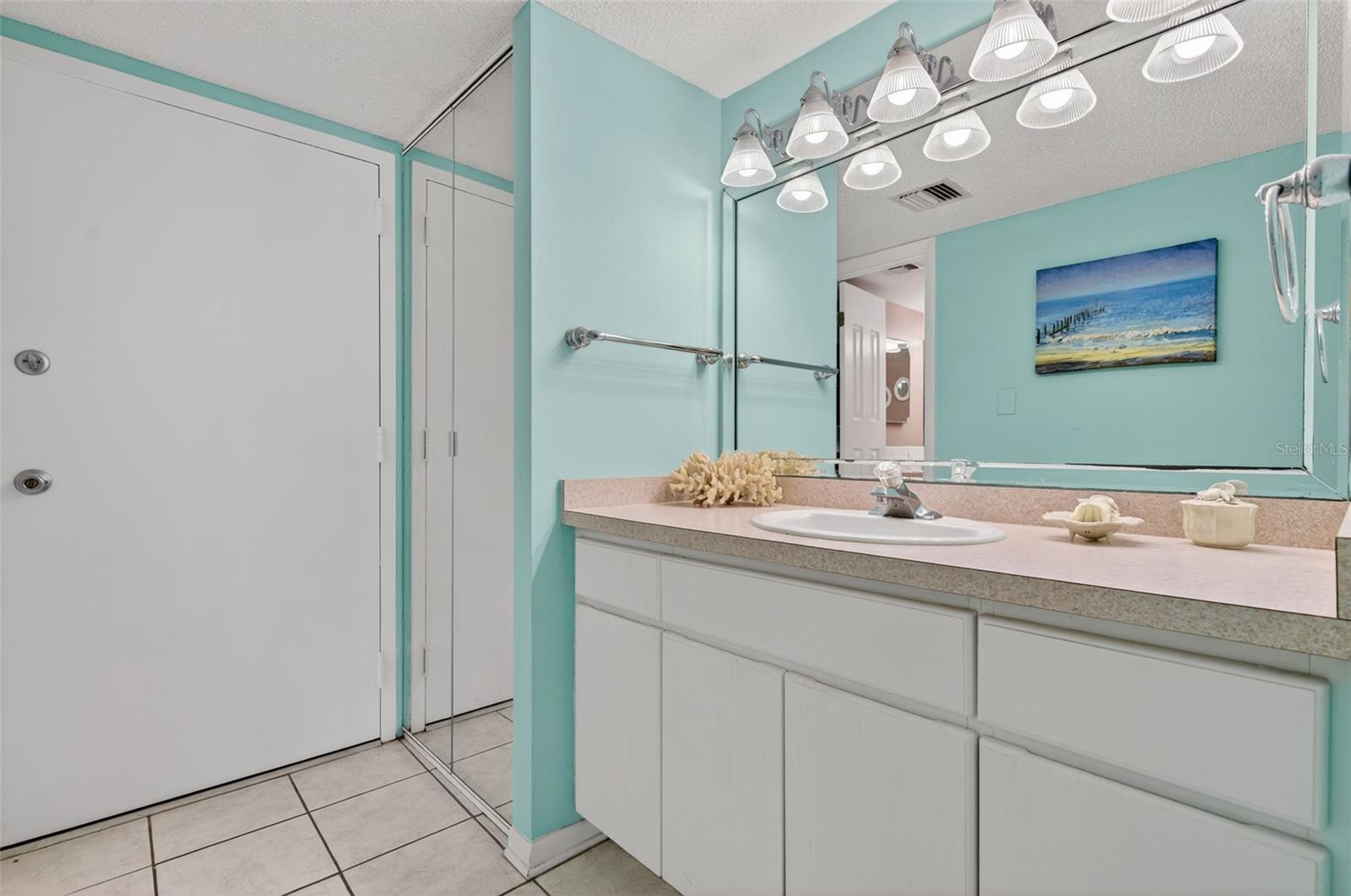 Image 27 of 47 For 440 Gulfview Boulevard 1501