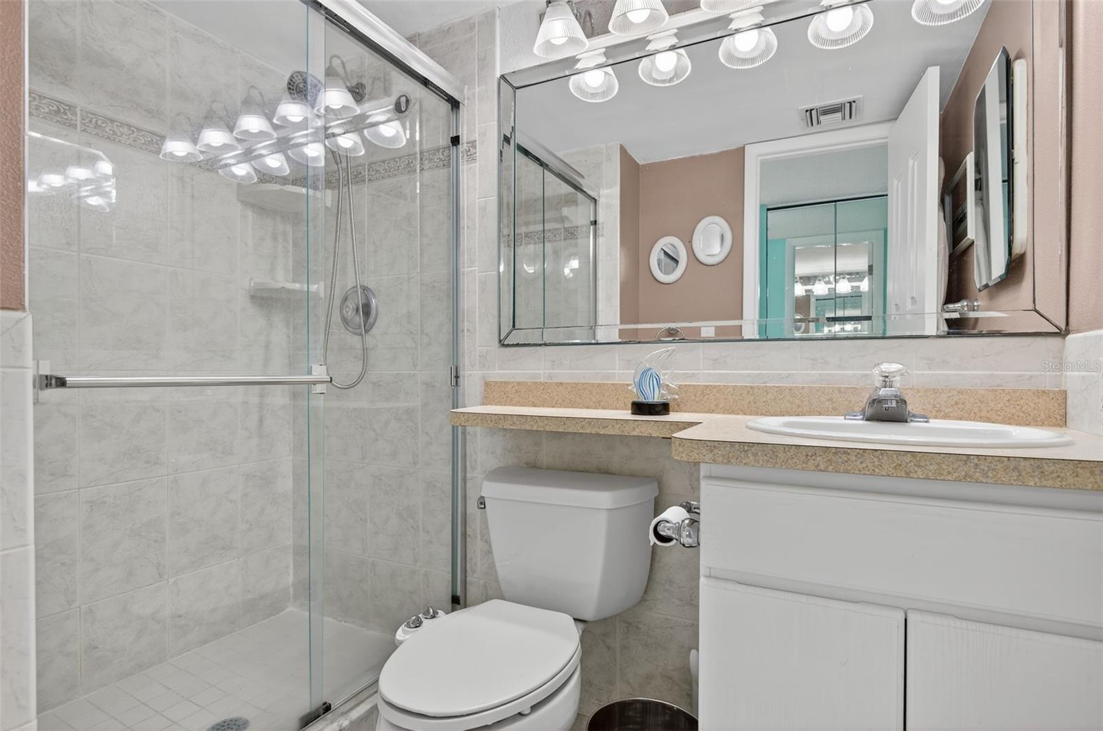 Image 28 of 47 For 440 Gulfview Boulevard 1501