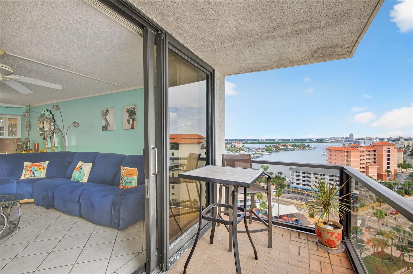 Image 36 of 47 For 440 Gulfview Boulevard 1501