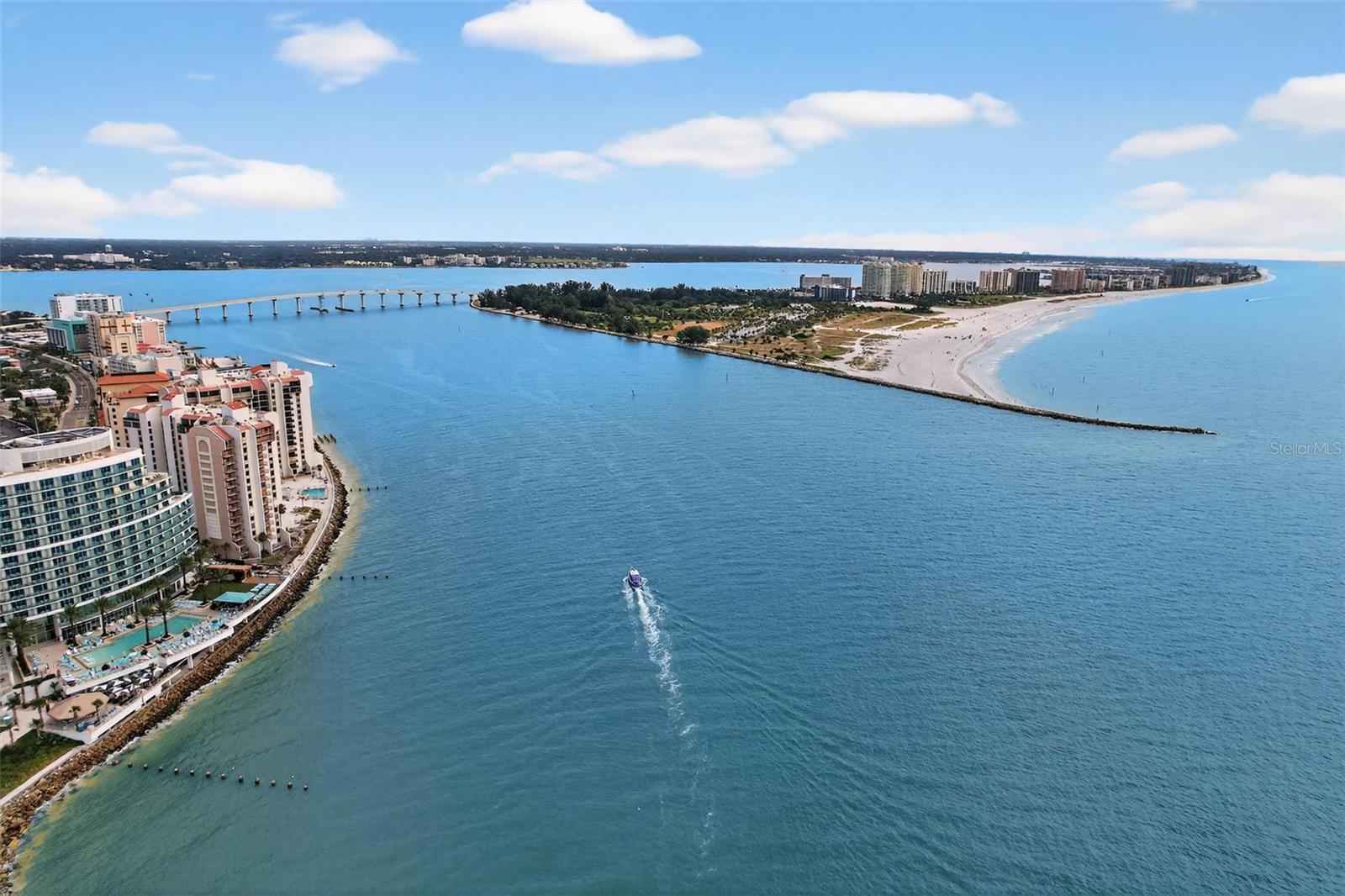 Image 40 of 47 For 440 Gulfview Boulevard 1501
